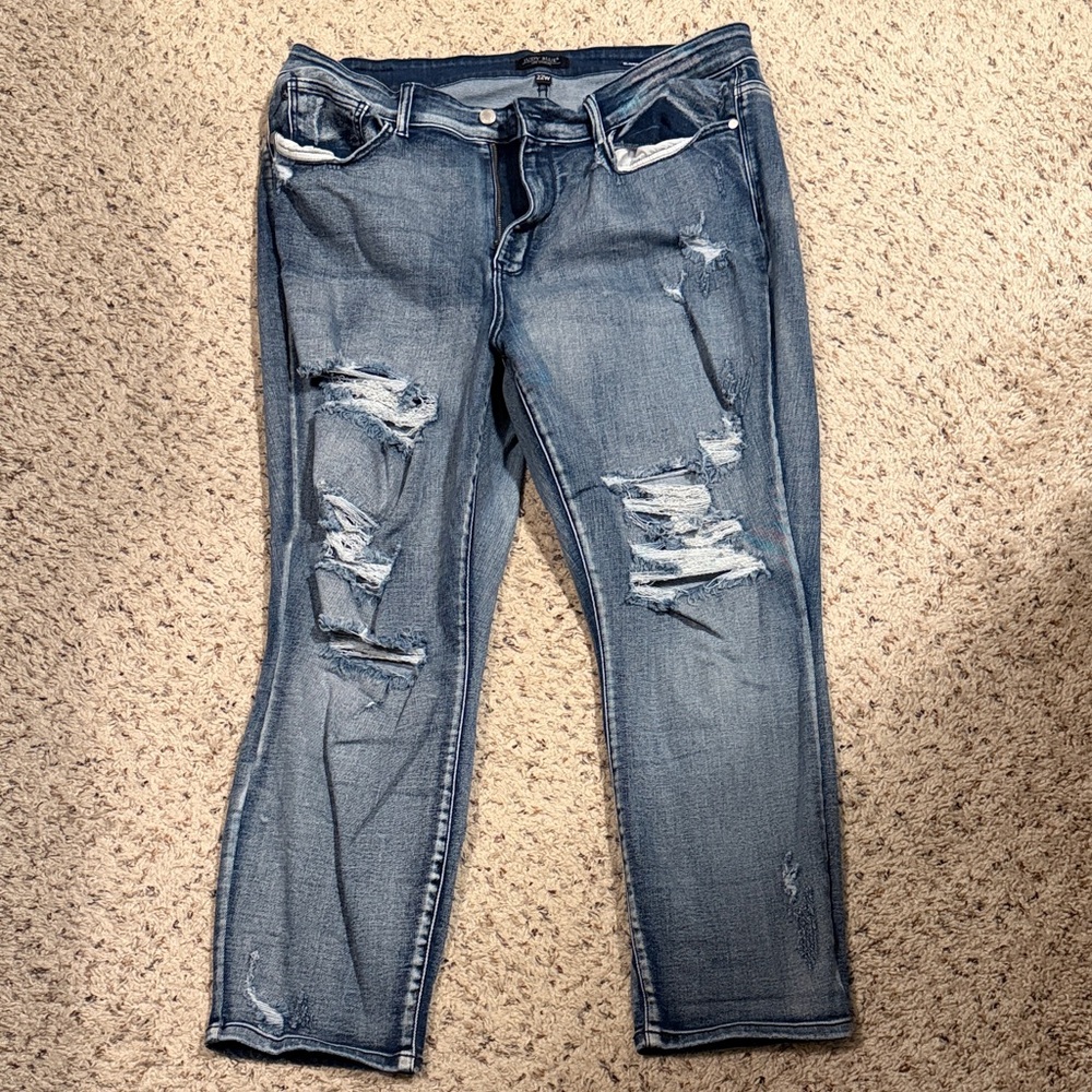Judy Blue Ripped Boyfriend Jeans
